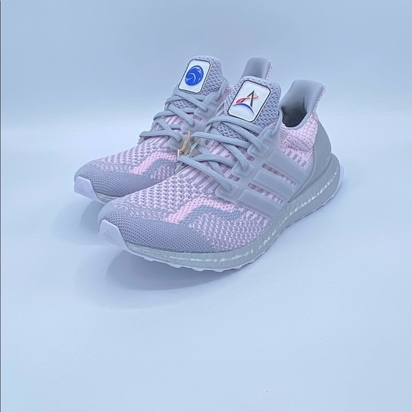 NEW! adidas Ultraboost 5.0 DNA Women's Shoes - Picture 2 of 7
